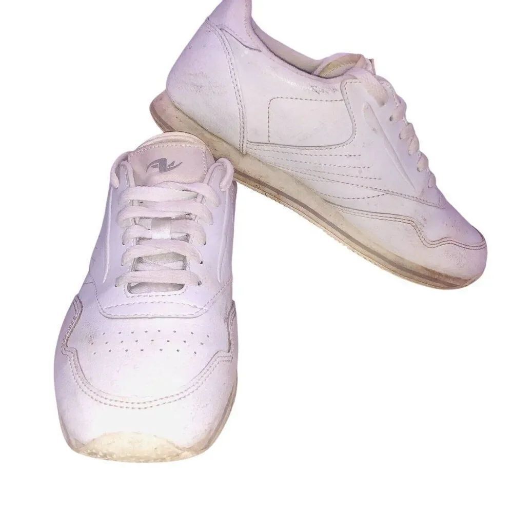 Vintage 90s Athletic Works Womens Shoes 7 White Sneakers Bess 2 Soft Running